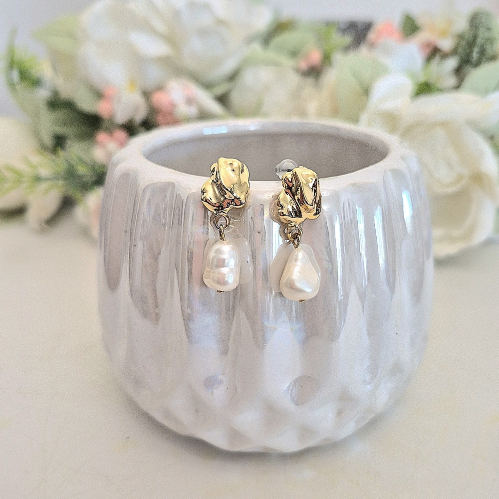 Gold Tone Baroque Pearl Drop Earrings Dangle Bridal Statement Formal Wedding